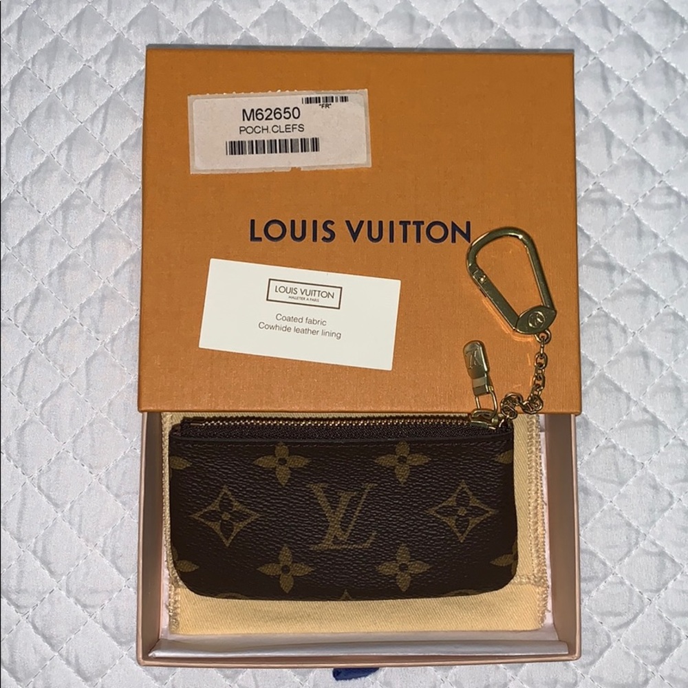 LOUIS VUITTON KEY POUCH